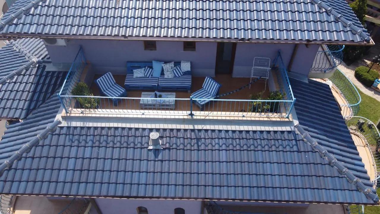 Garden Beach Apartment 索佐波尔