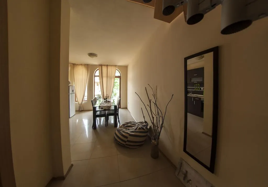 Garden Beach Apartment 索佐波尔